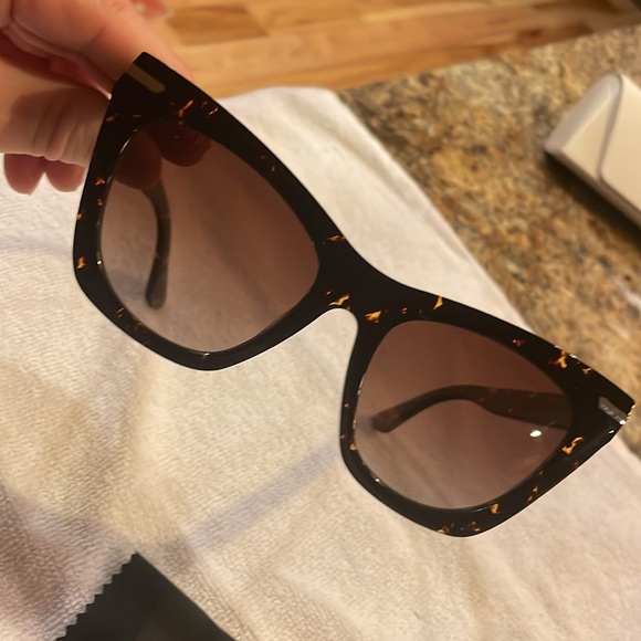 DIFF Sunglasses Oversized Becky 2 - Picture 3 of 4